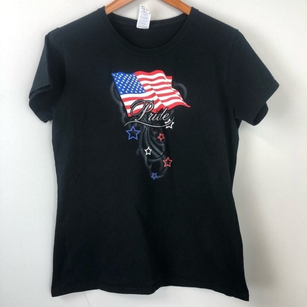 Woman’s Gildan Black American Pride Flag T-shirt Top Large